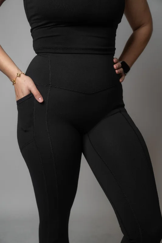 Tall 28" ORIGINAL Effortless Heart Booty Leggings With Pockets - Black Chic Printed Yoga Pants