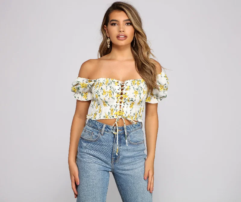 Flirty Floral Lace-Up Crop Top Fleece Nylon Spandex