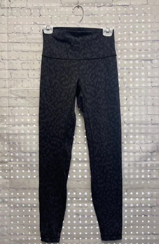 Size 6 Ladies Black Animal Print lulu lemon Workout Leggings Stylish Sweatproof Leggings