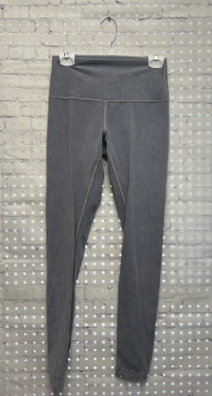 Size 6 Ladies Gray lulu lemon Workout Leggings Fashionable Smooth Fit Leggings