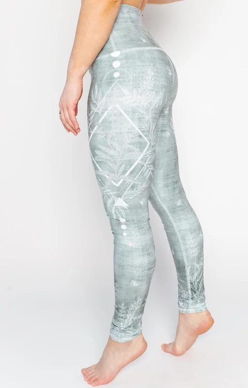 Pure Sage Printed Yoga Leggings Fashionable Lacy Detail Leggings