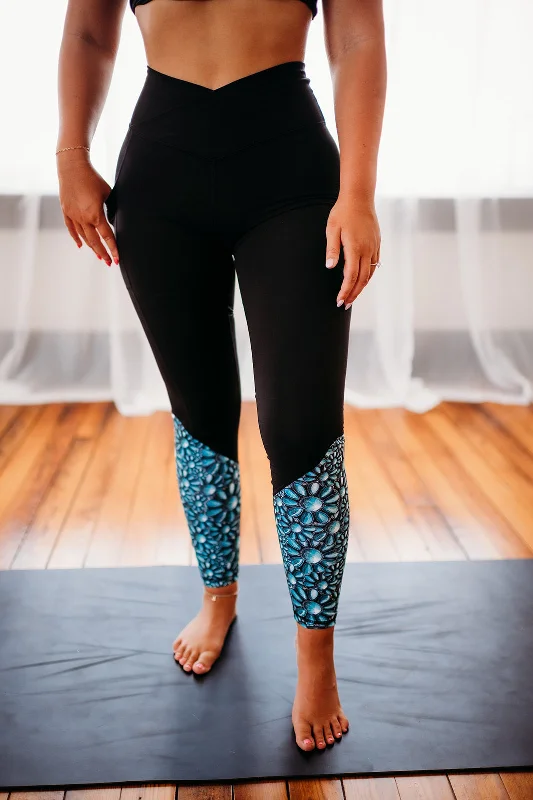 TURQUOISE BLOSSOM CROSSOVER LEGGINGS Stylish Camo Print Leggings