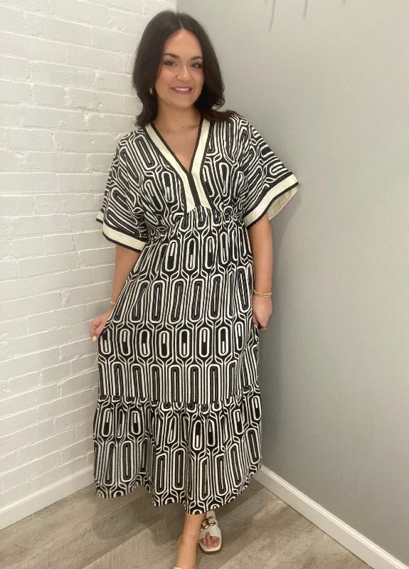 Abstract Pullover Maxi Dress | Black Oblong Neck Pullover
