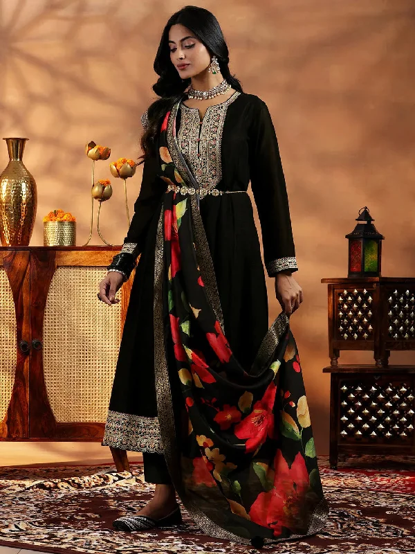 Black Yoke Design Silk Blend A-Line Kurta With Trousers & Dupatta Trousers Print Floral Black Yoke Design Silk Blend A-Line Kurta With Trousers & Dupatta Trousers Print Floral