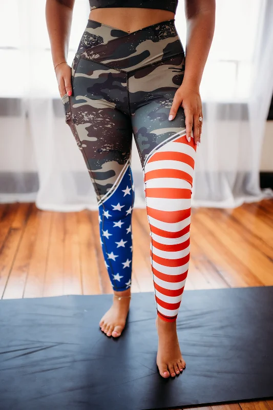 PATRIOTIC CROSSOVER LEGGINGS Comfortable Slip-On Leggings