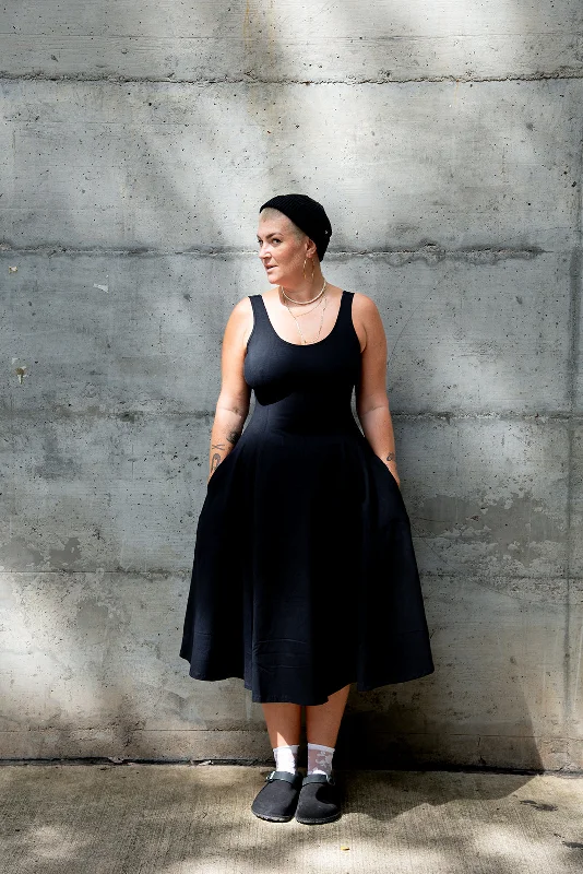 Asri Api Dress Midi Petite in Black Fashionable Casual Midi Dress