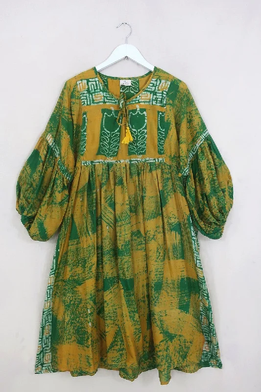 Daisy Midi Smock Dress - True Green Tulip Batik - Vintage Indian Cotton - Size L/XL Comfortable Wrap Midi Dress Daisy Midi Smock Dress - True Green Tulip Batik - Vintage Indian Cotton - Size L/XL Comfortable Wrap Midi Dress