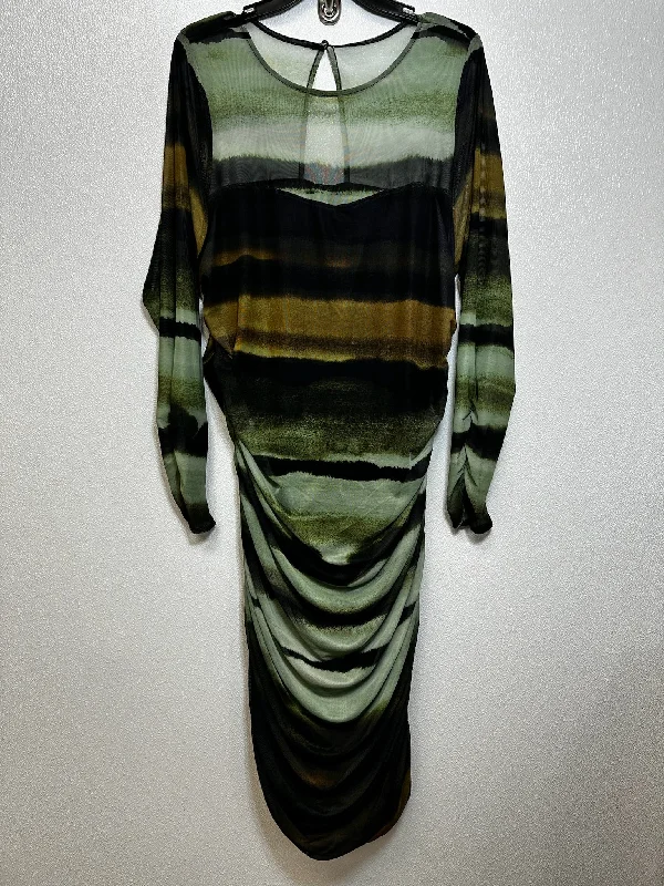 Dress Party Midi By Anthropologie In Green, Size: 2x Stylish Midi Dress with Cuffs
